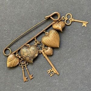 HANDMADE Brooch Heart Charms Bronze
